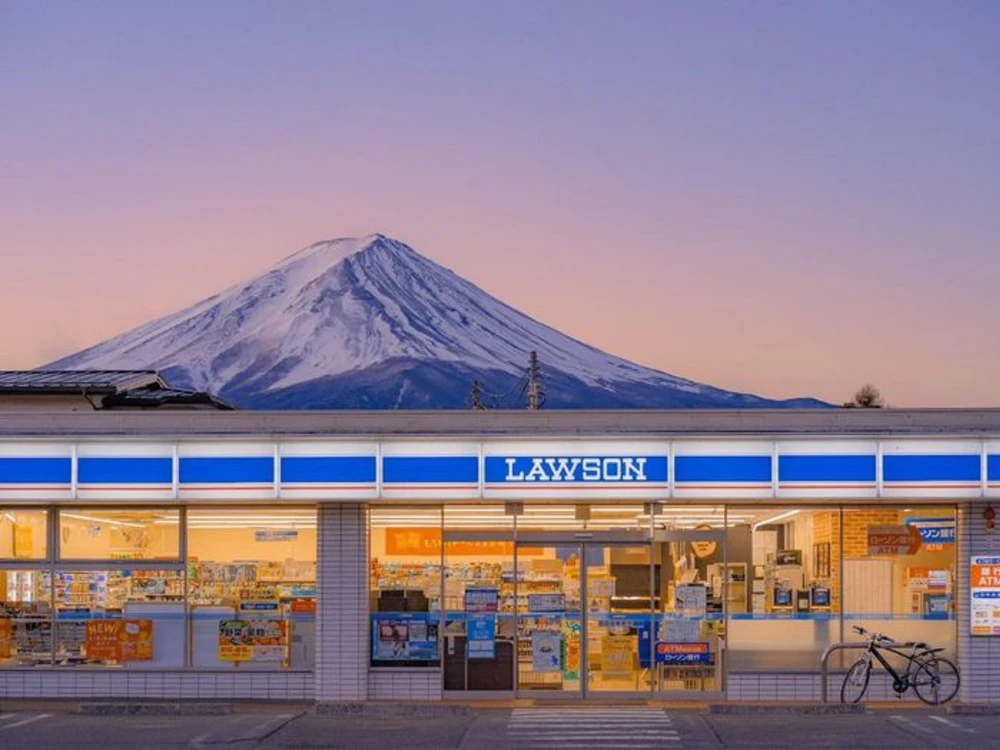 Original convenience store and mountain photo